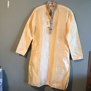 Skavij Mens Indian Art Silk Kurta Casual Long Shirt Size L/42 NWT.